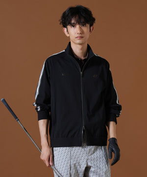 H:182cm/C:93/W:77/H:91 着用サイズ：5