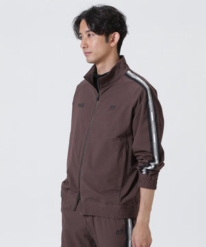 H:182cm/C:93/W:77/H:91 着用サイズ：5