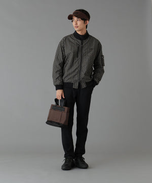 H:182cm/C:93/W:77/H:91 着用サイズ：5