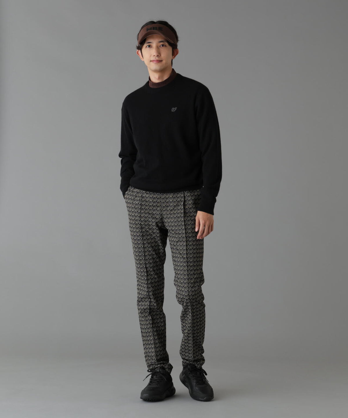 H:182cm/C:93/W:77/H:91 着用サイズ：5
