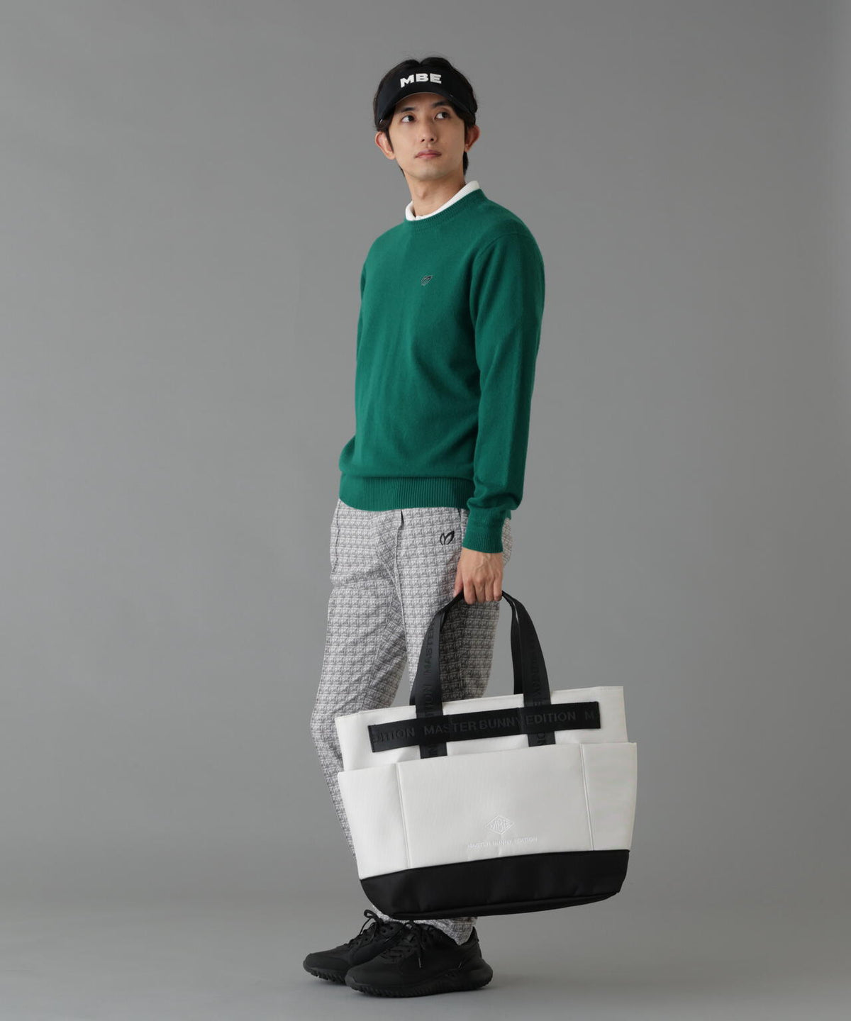 H:182cm/C:93/W:77/H:91 着用サイズ：5
