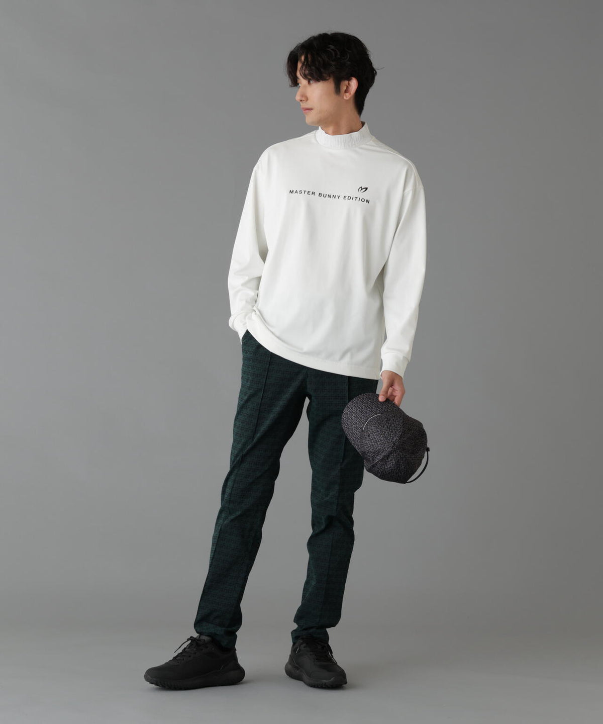 H:182cm/C:93/W:77/H:91 着用サイズ：5