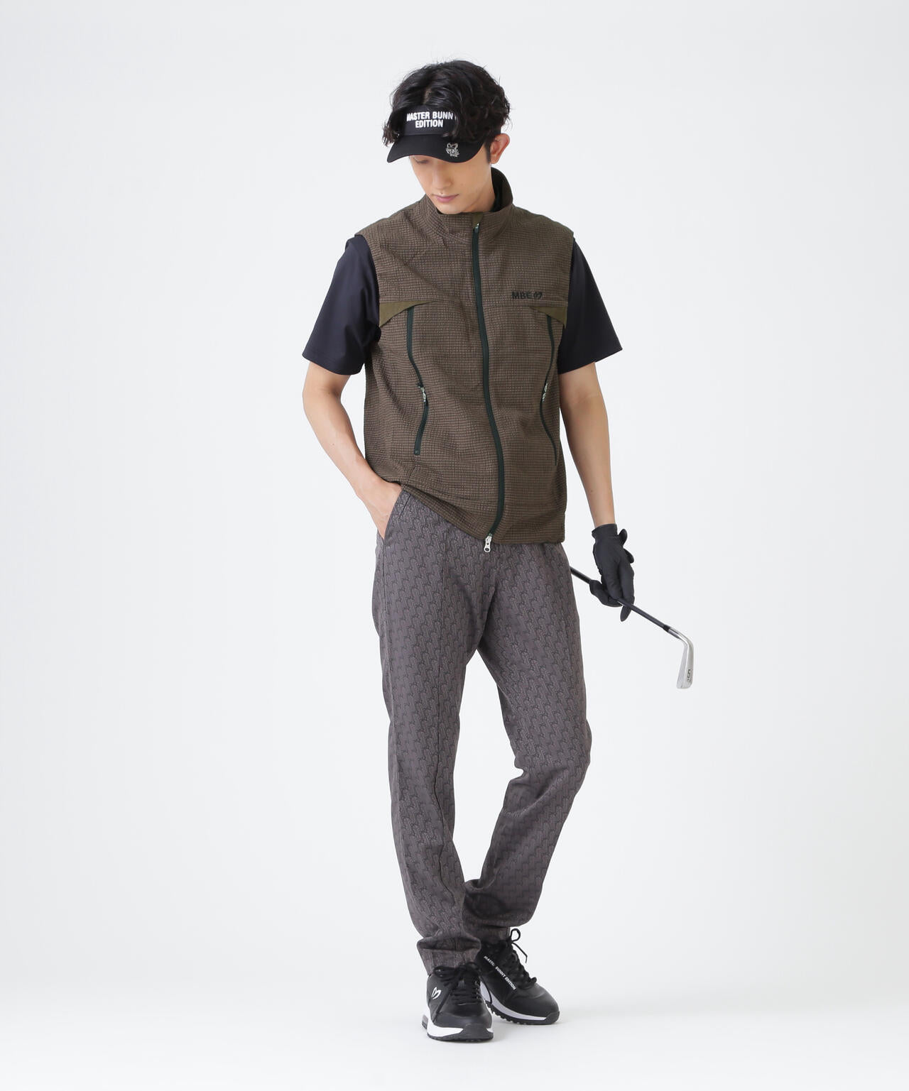 H:182cm/C:93/W:77/H:91 着用サイズ：5