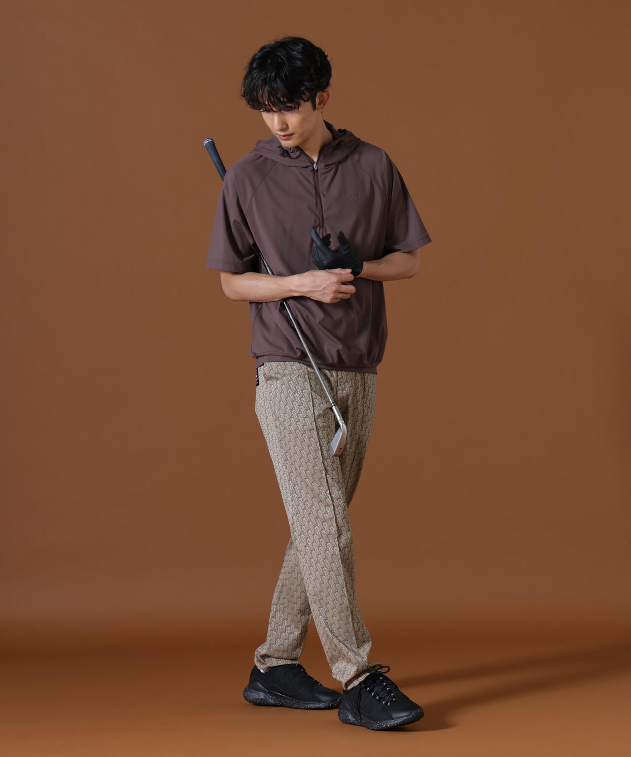 H:182cm/C:93/W:77/H:91 着用サイズ：5