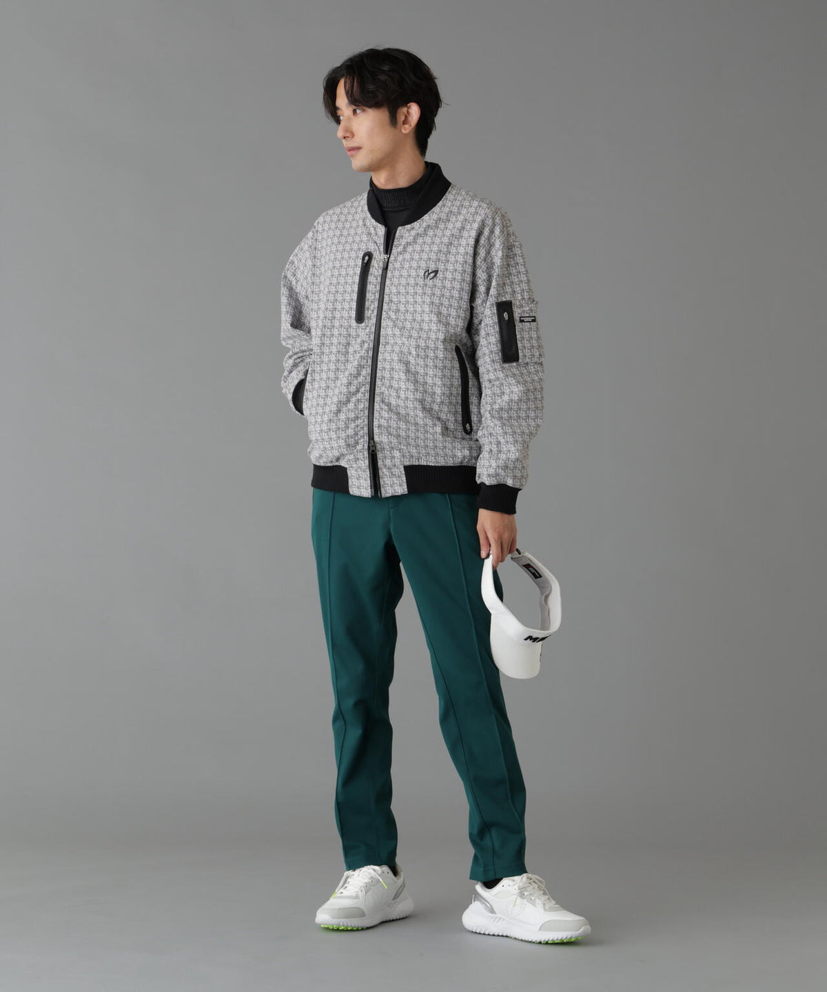 H:182cm/C:93/W:77/H:91 着用サイズ：5