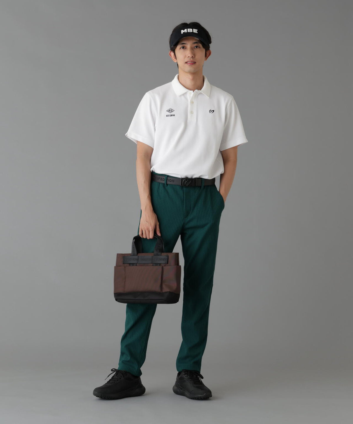 H:182cm/C:93/W:77/H:91 着用サイズ：5