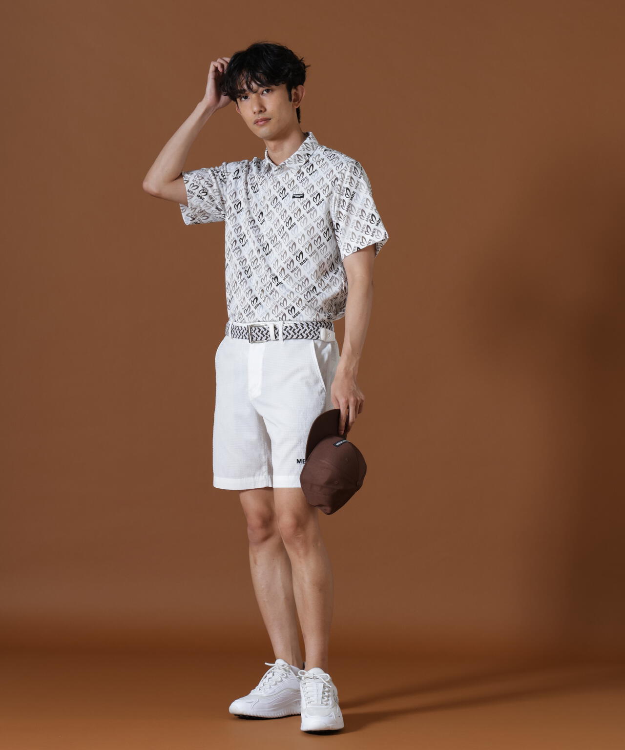 H:182cm/C:93/W:77/H:91 着用サイズ：5