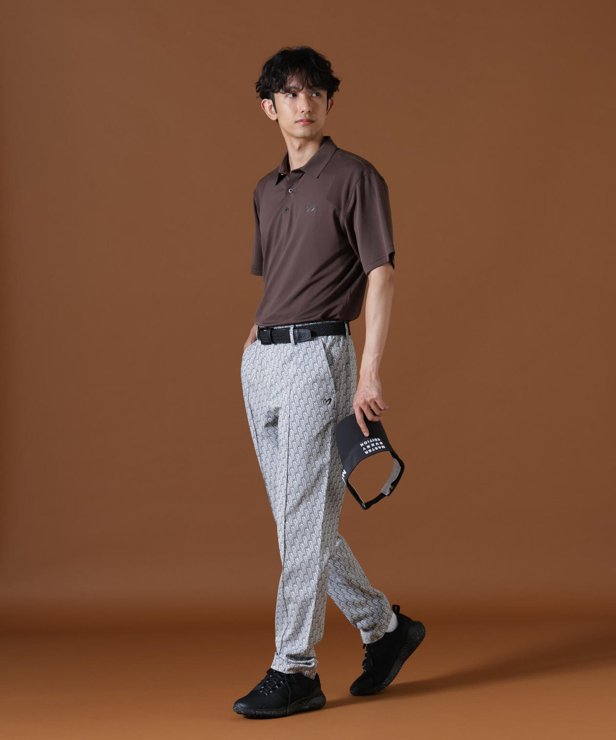 H:182cm/C:93/W:77/H:91 着用サイズ：5