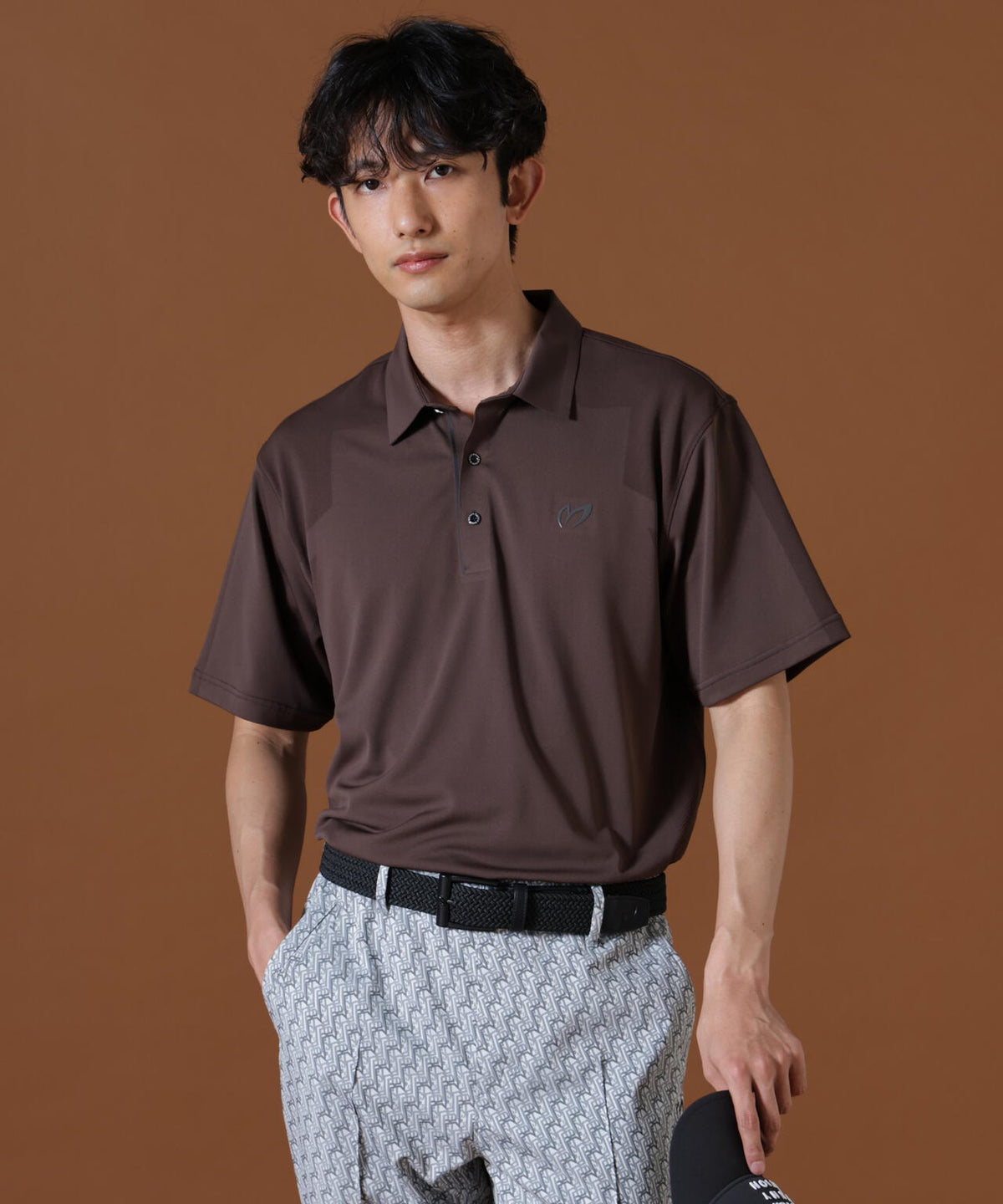 H:182cm/C:93/W:77/H:91 着用サイズ：5