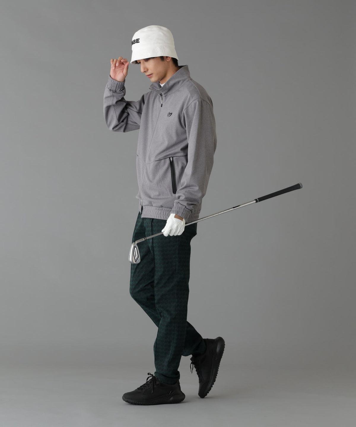 H:182cm/C:93/W:77/H:91 着用サイズ：5