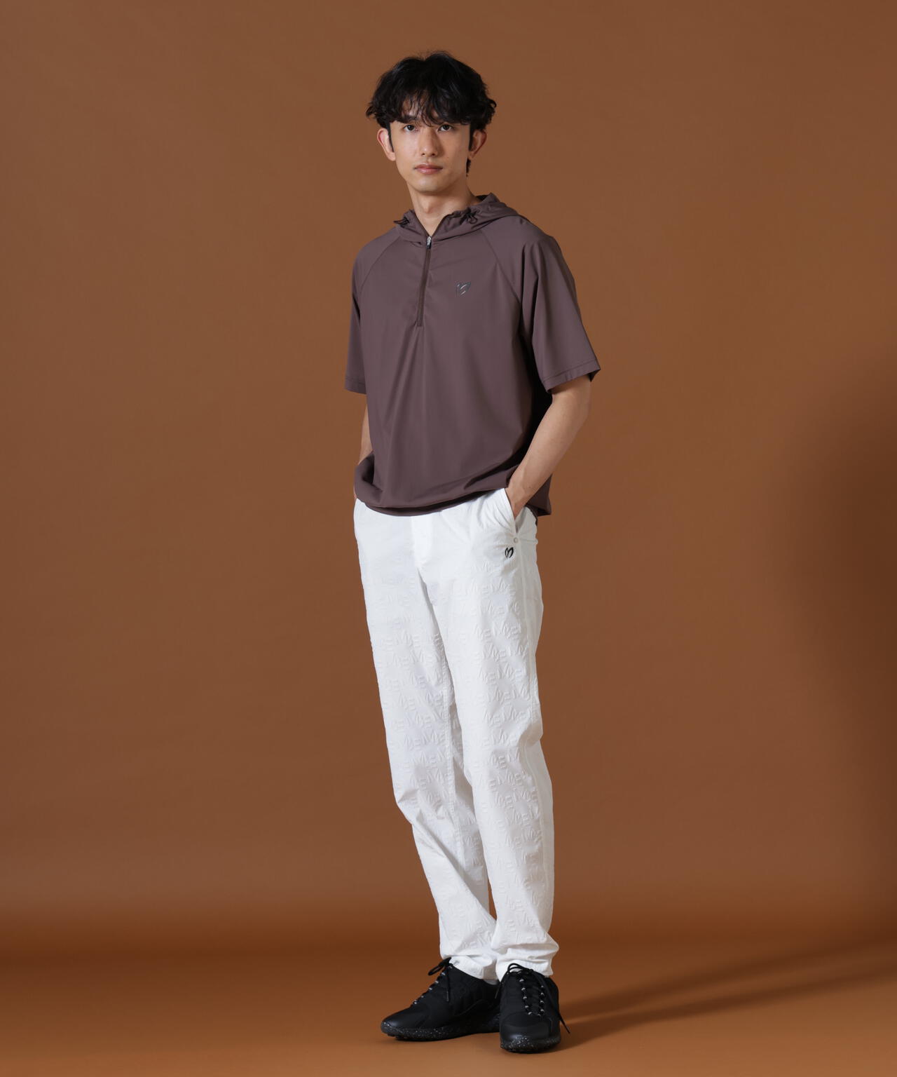 H:182cm/C:93/W:77/H:91 着用サイズ：5