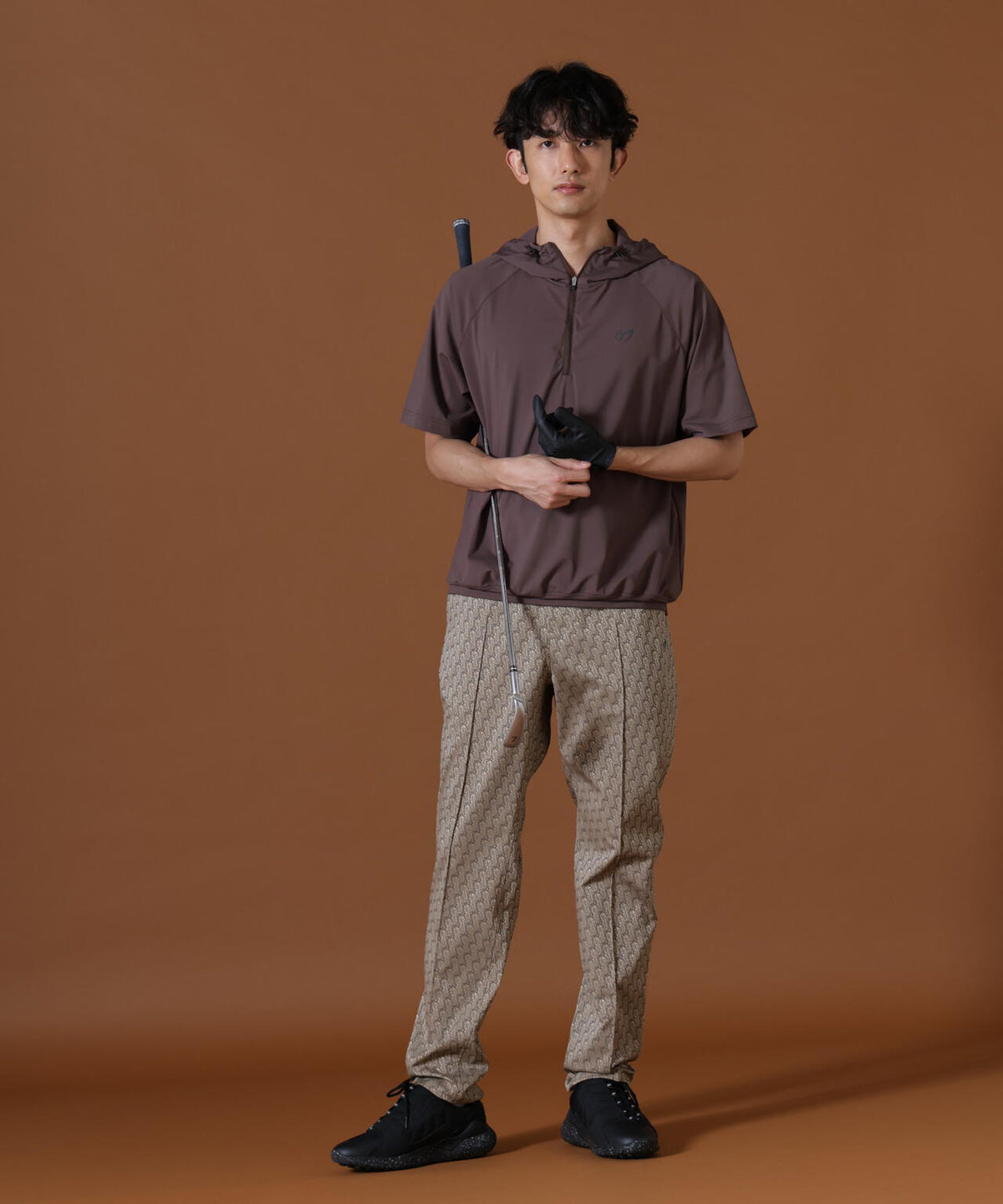 H:182cm/C:93/W:77/H:91 着用サイズ：5