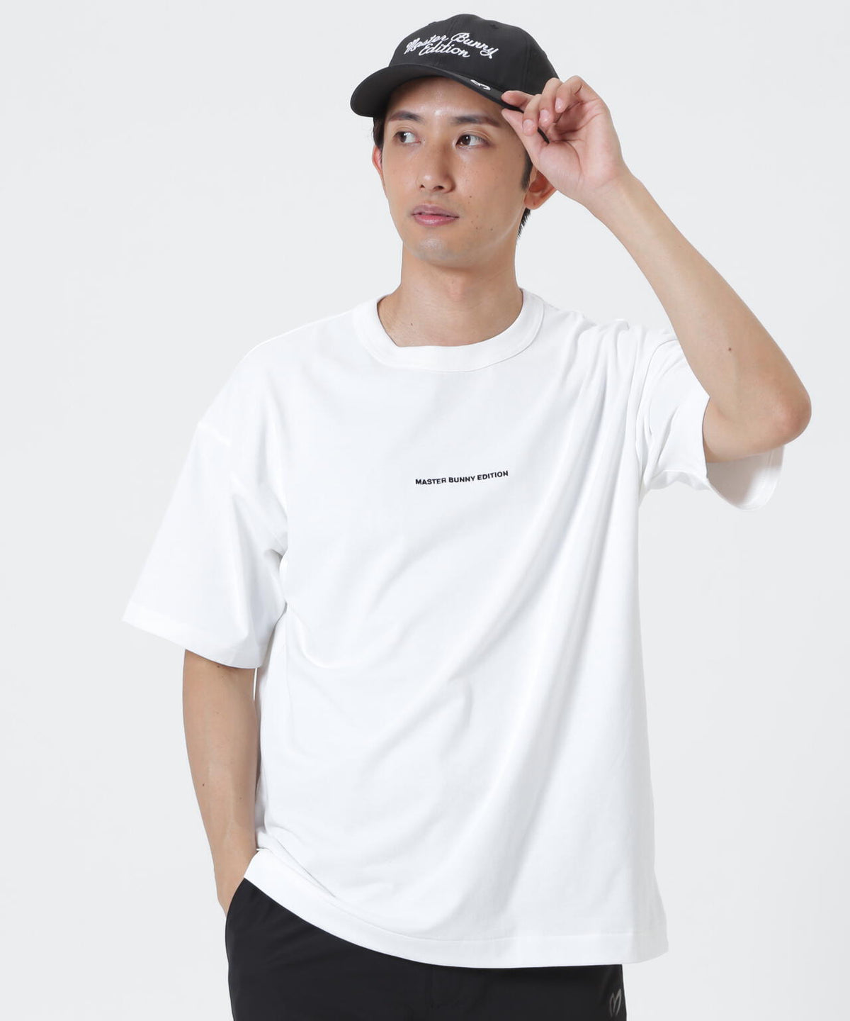 H:182cm/C:93/W:77/H:91 着用サイズ：5