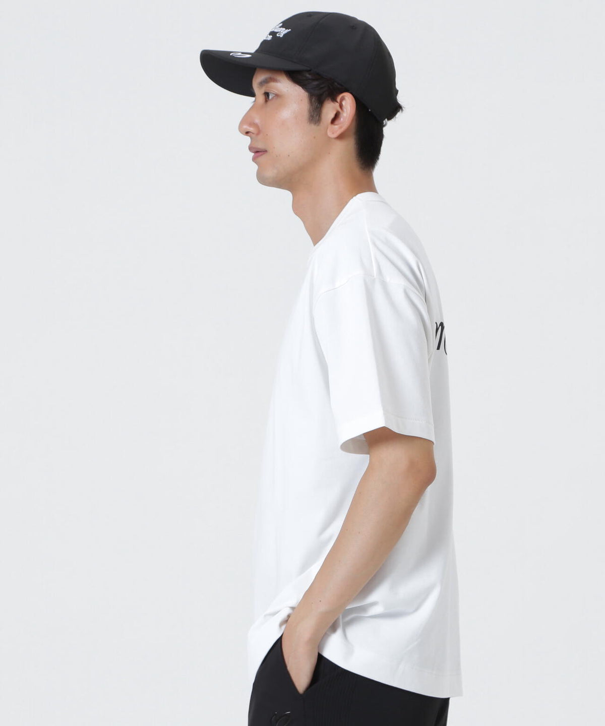 H:182cm/C:93/W:77/H:91 着用サイズ：5