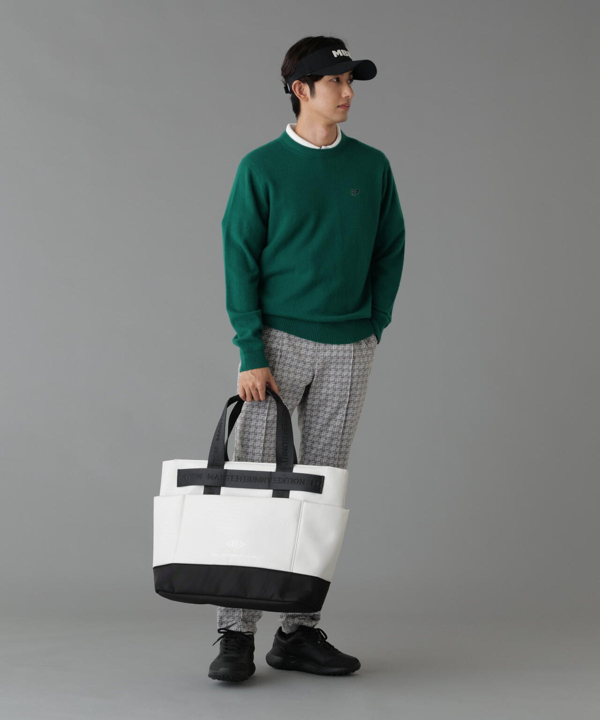 H:182cm/C:93/W:77/H:91 着用サイズ：5