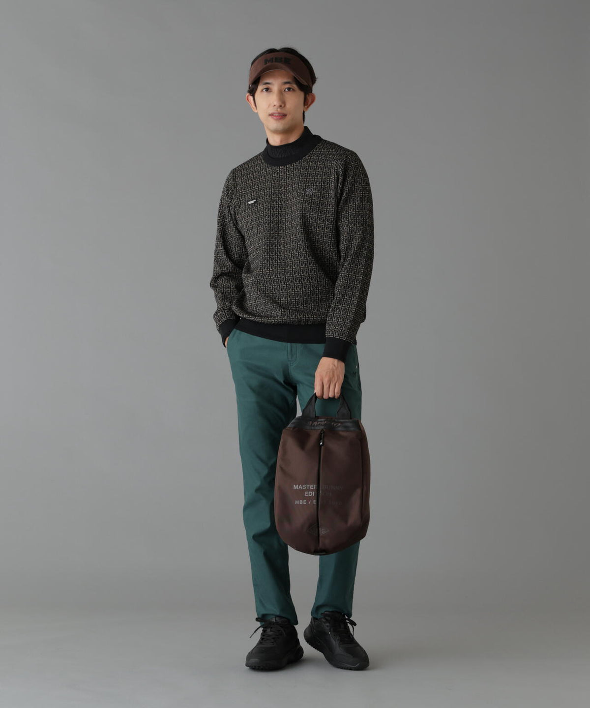 H:182cm/C:93/W:77/H:91 着用サイズ：5