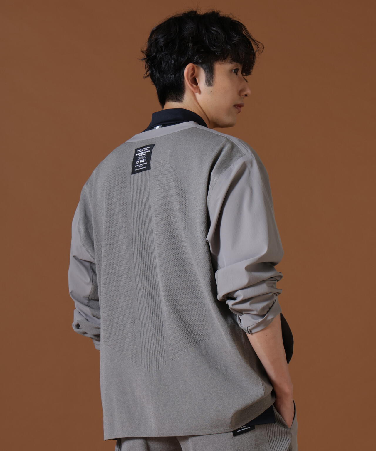H:182cm/C:93/W:77/H:91 着用サイズ：5