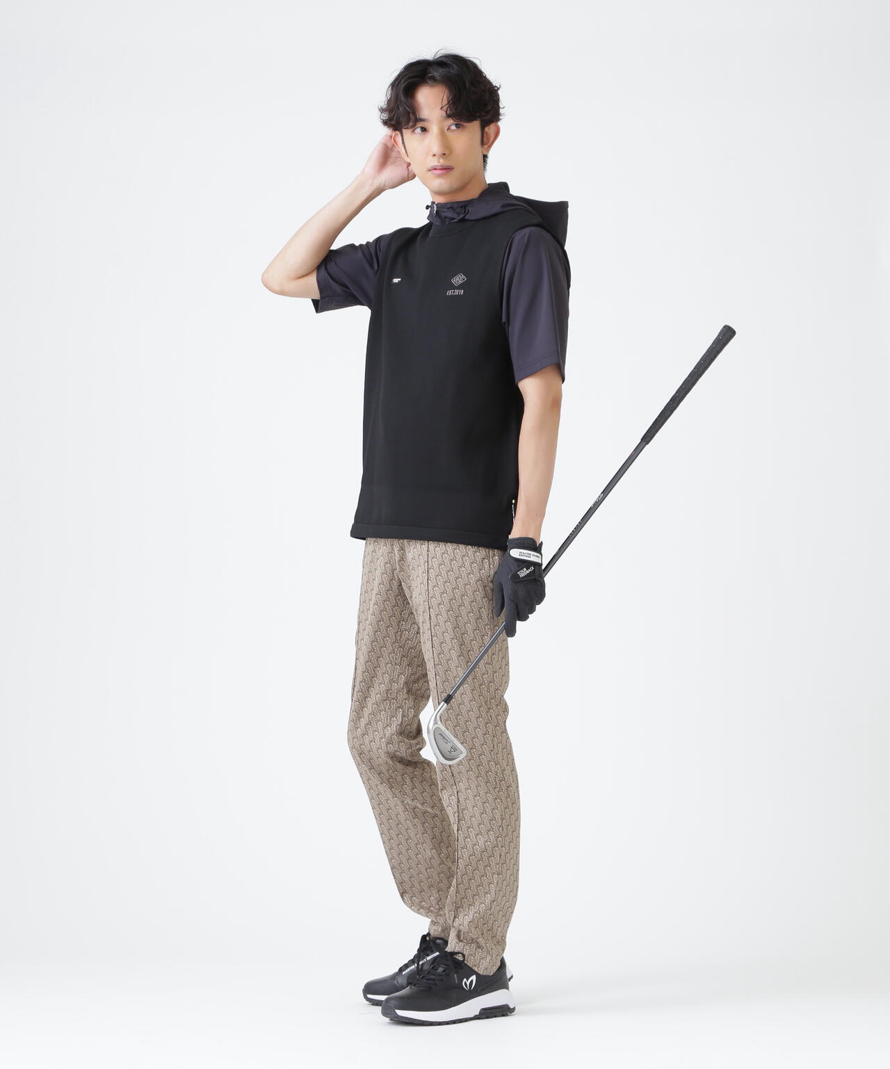 H:182cm/C:93/W:77/H:91 着用サイズ：5