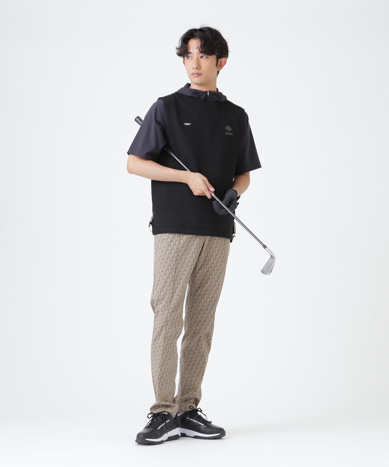H:182cm/C:93/W:77/H:91 着用サイズ：5