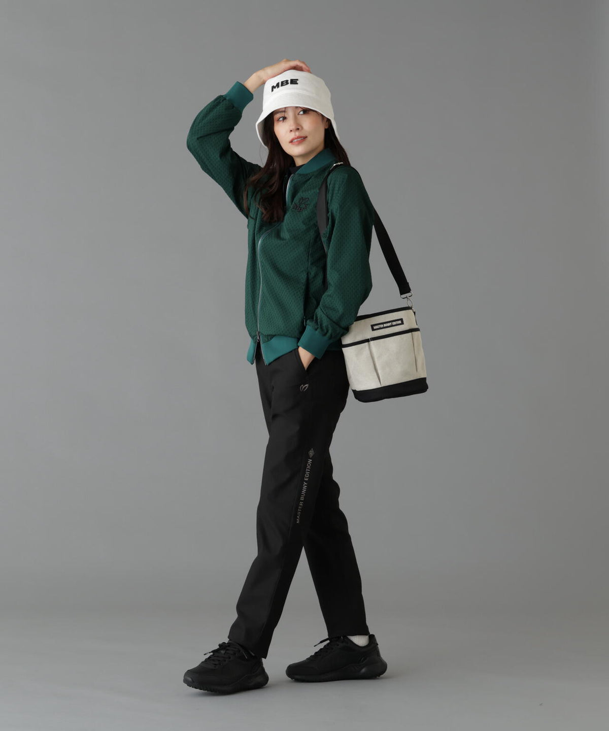 Height : 160 Bust : 80 Waist : 58 Hips : 83 着用サイズ：FR