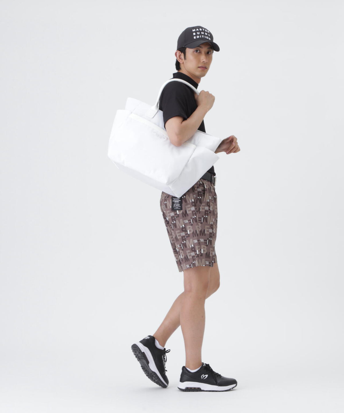 H:182cm/C:93/W:77/H:91