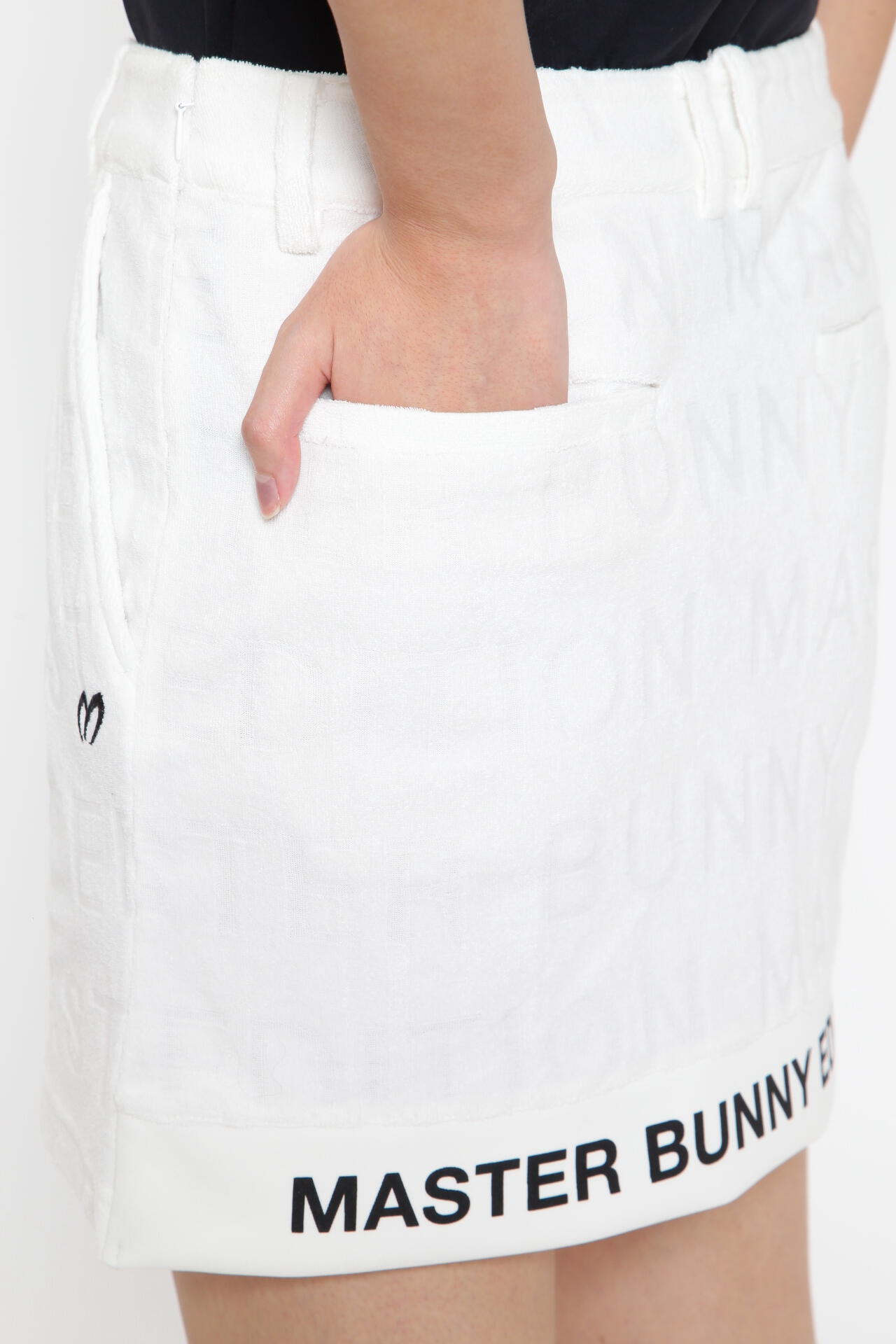 新品タグ付き マスターバニー ゴルフスカート ホワイト サイズ2 ロゴパイルジャガード スカート | MASTER BUNNY EDITION（マスター