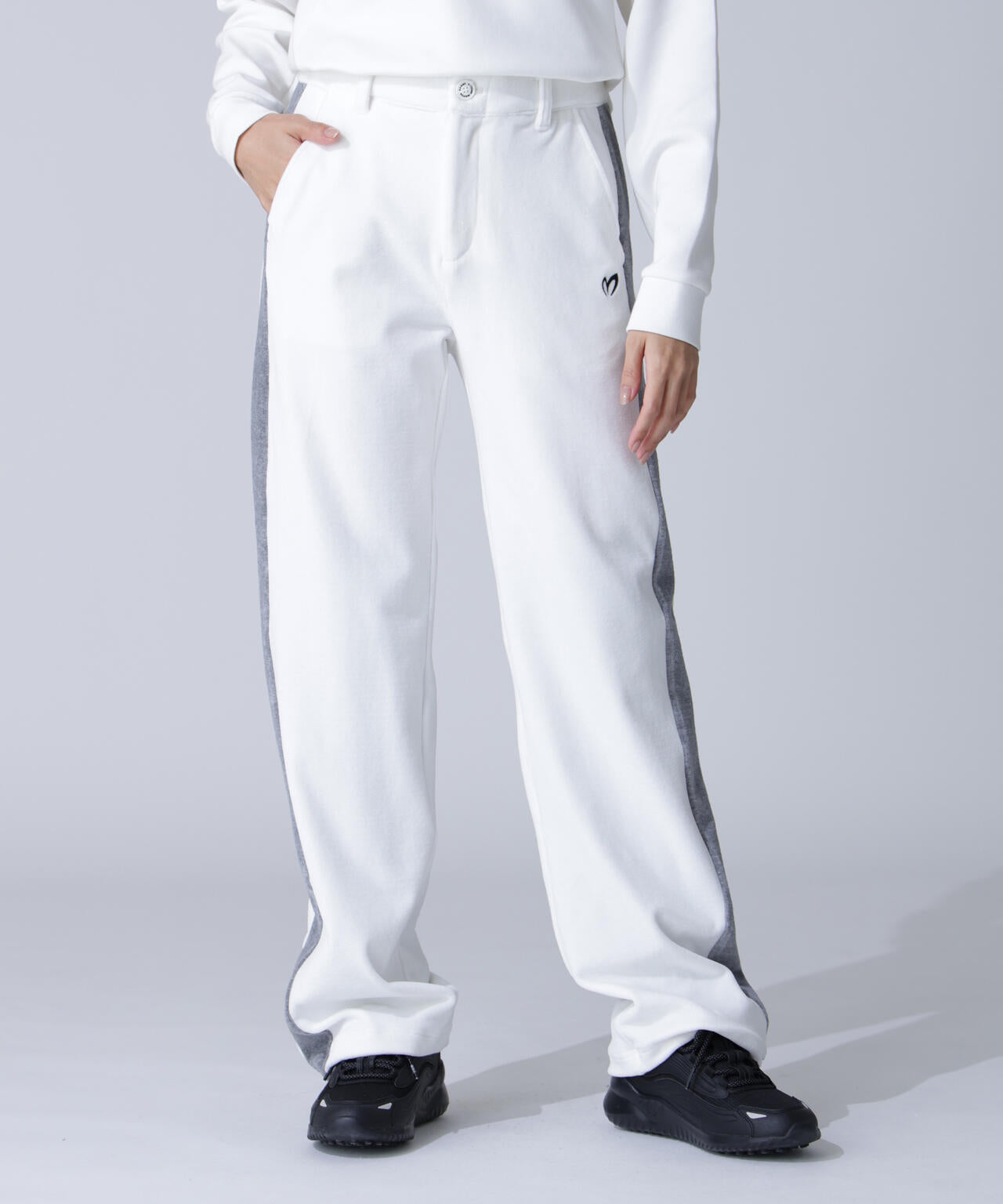 岩井ツインズコラボカラーあり】ベロアパンツ | MASTER BUNNY EDITION