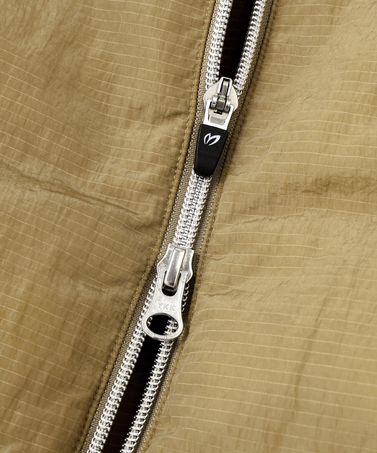 ナイロンリップ中綿フルジップベスト | MASTER BUNNY EDITION