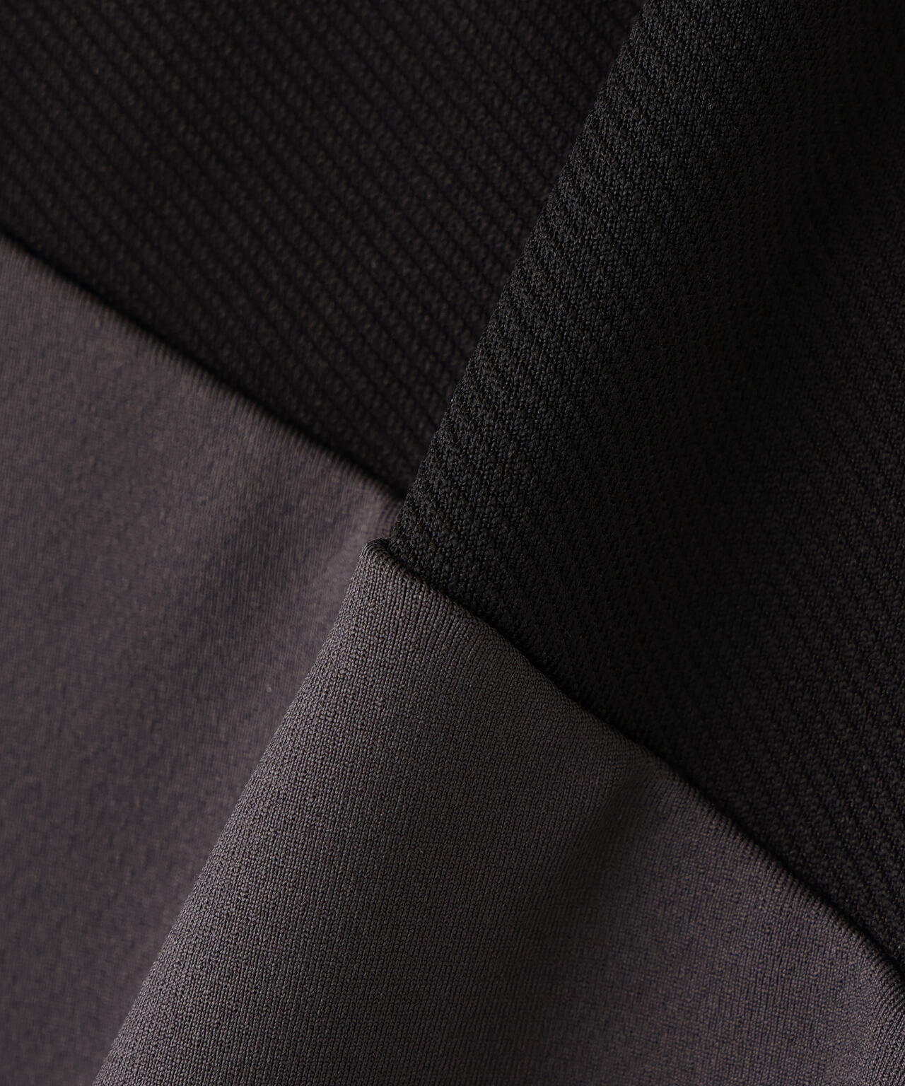 ドット半袖ハイネックカットソー