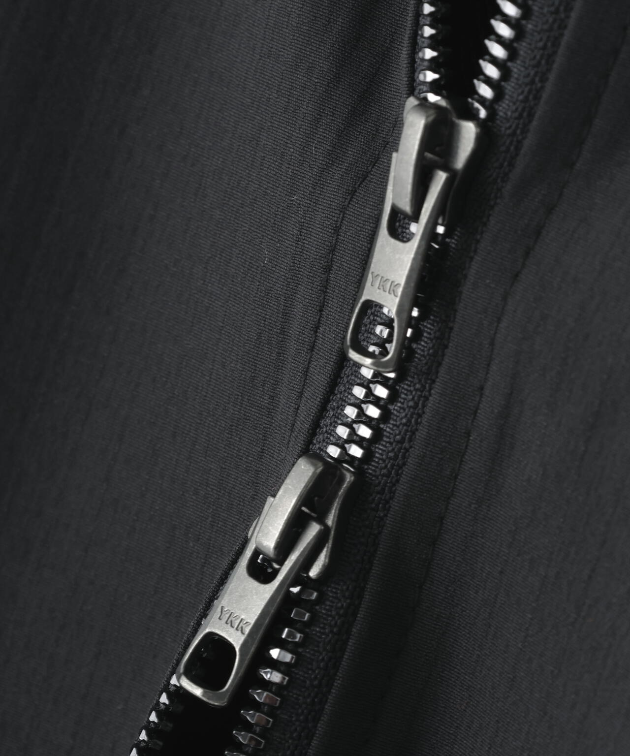 リップストレッチブルゾン