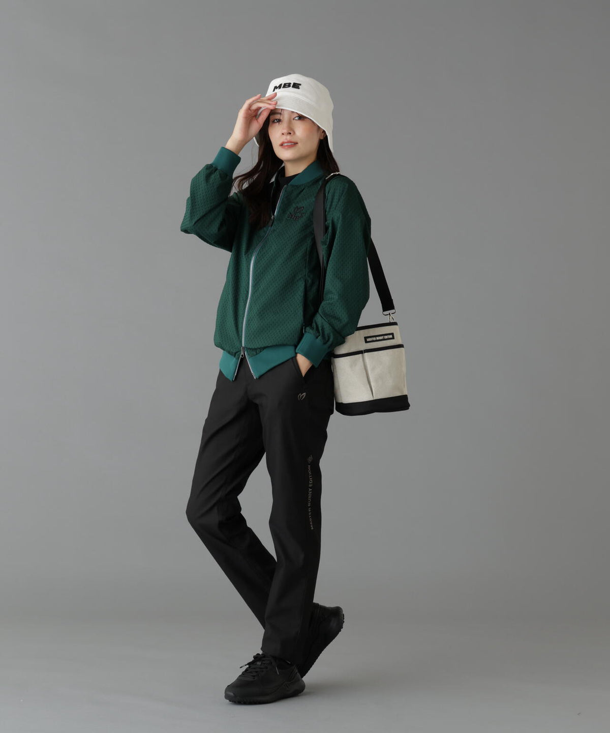 Height : 160 Bust : 80 Waist : 58 Hips : 83 着用サイズ：1