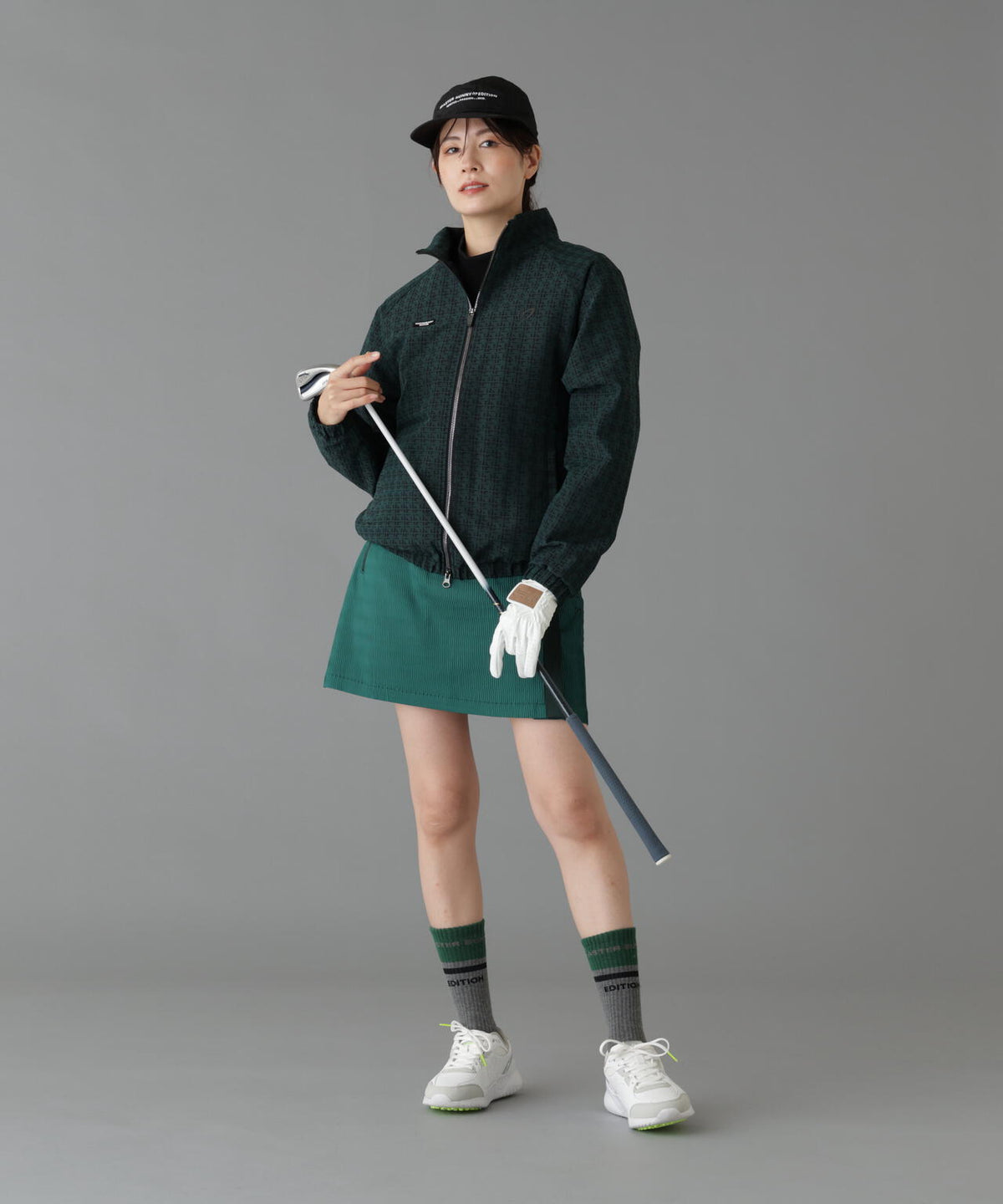 Height : 160 Bust : 80 Waist : 58 Hips : 83 着用サイズ：1