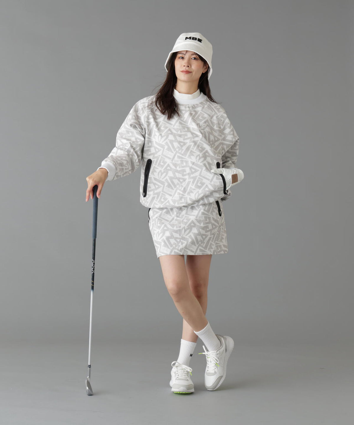 Height : 160 Bust : 80 Waist : 58 Hips : 83 着用サイズ：1