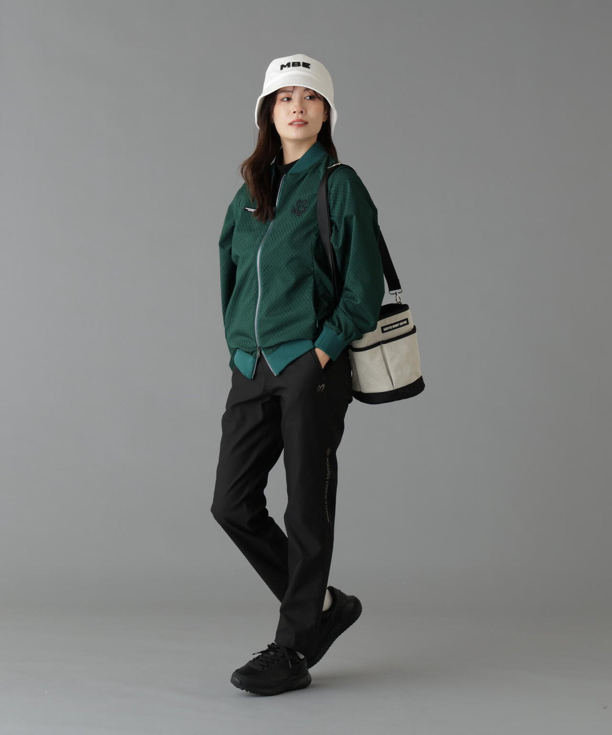 Height : 160 Bust : 80 Waist : 58 Hips : 83 着用サイズ：1