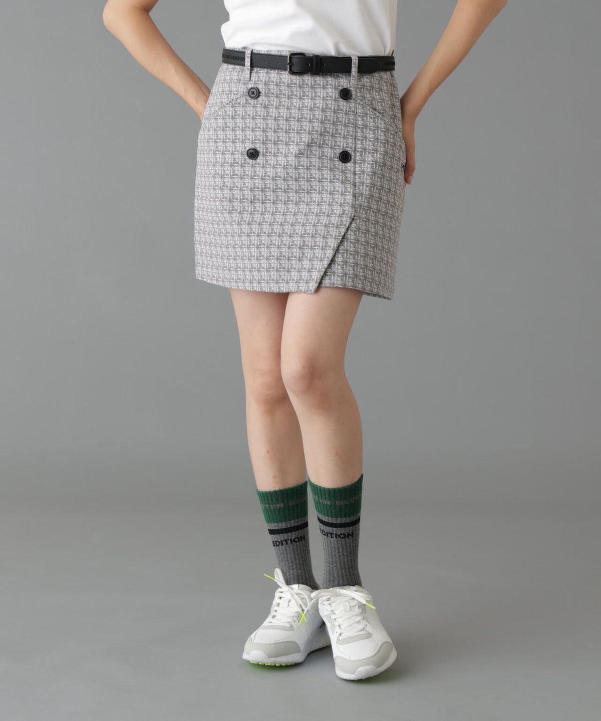 Height : 160 Bust : 80 Waist : 58 Hips : 83 着用サイズ：1
