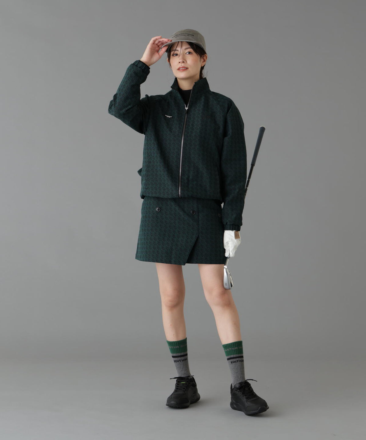 Height : 160 Bust : 80 Waist : 58 Hips : 83 着用サイズ：1