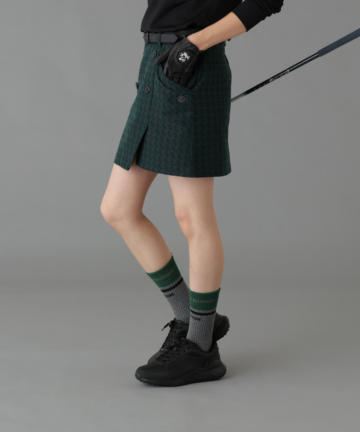 Height : 160 Bust : 80 Waist : 58 Hips : 83 着用サイズ：1