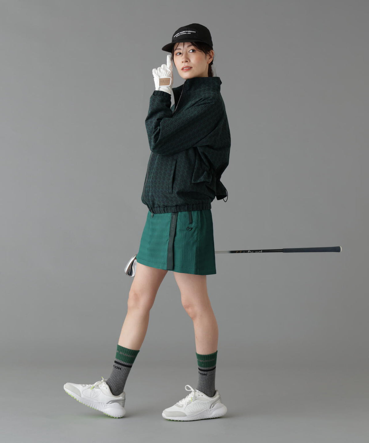 Height : 160 Bust : 80 Waist : 58 Hips : 83 着用サイズ：1