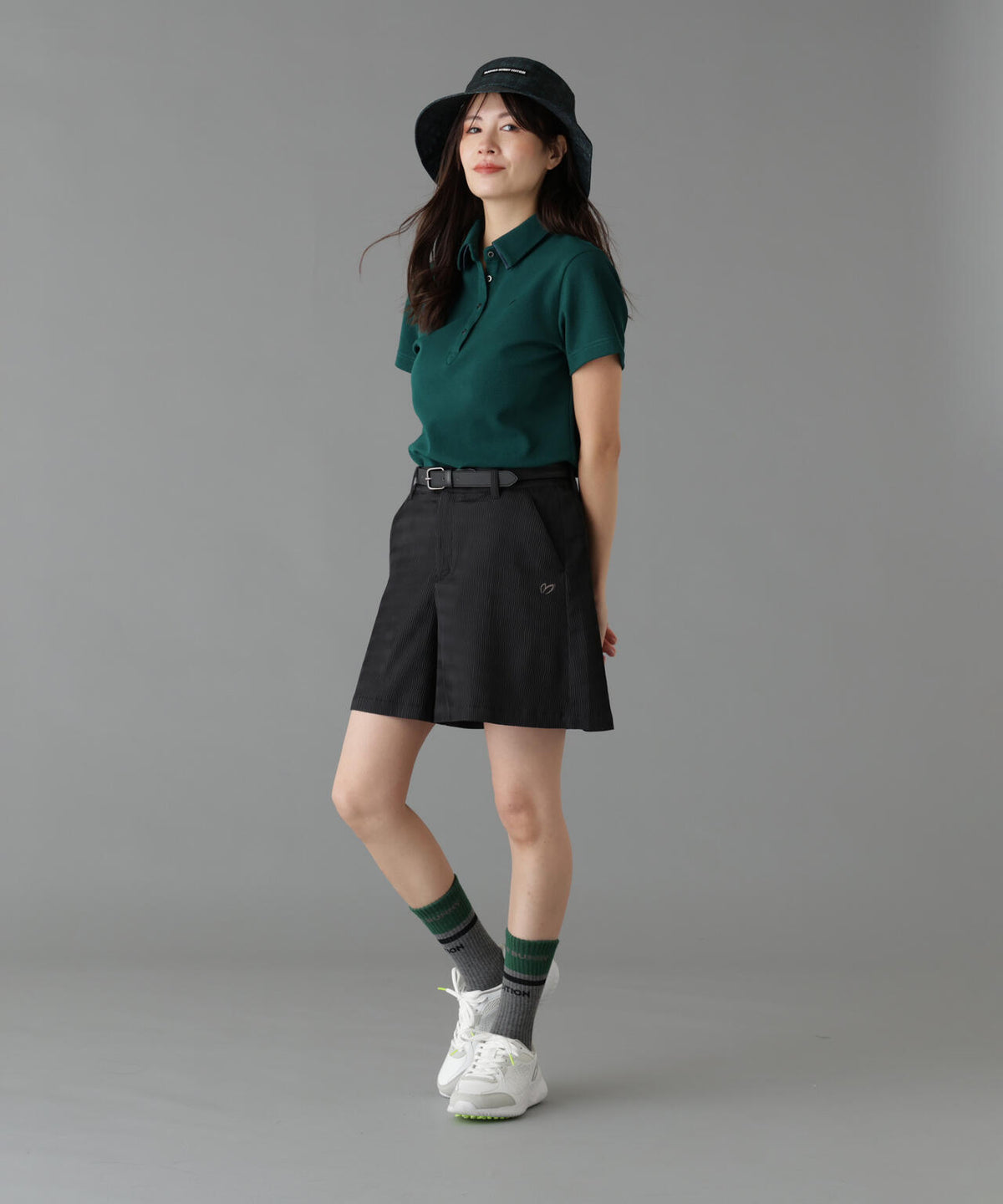 Height : 160 Bust : 80 Waist : 58 Hips : 83 着用サイズ：1