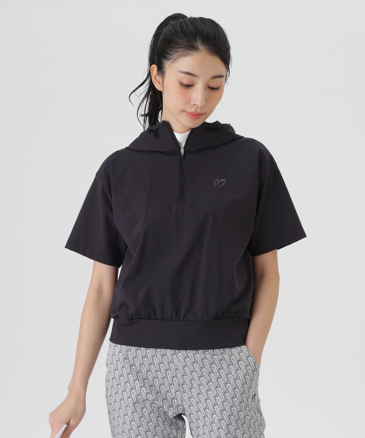 Nyベアムース半袖ハーフジップフーディプルオーバー (WOMENS)