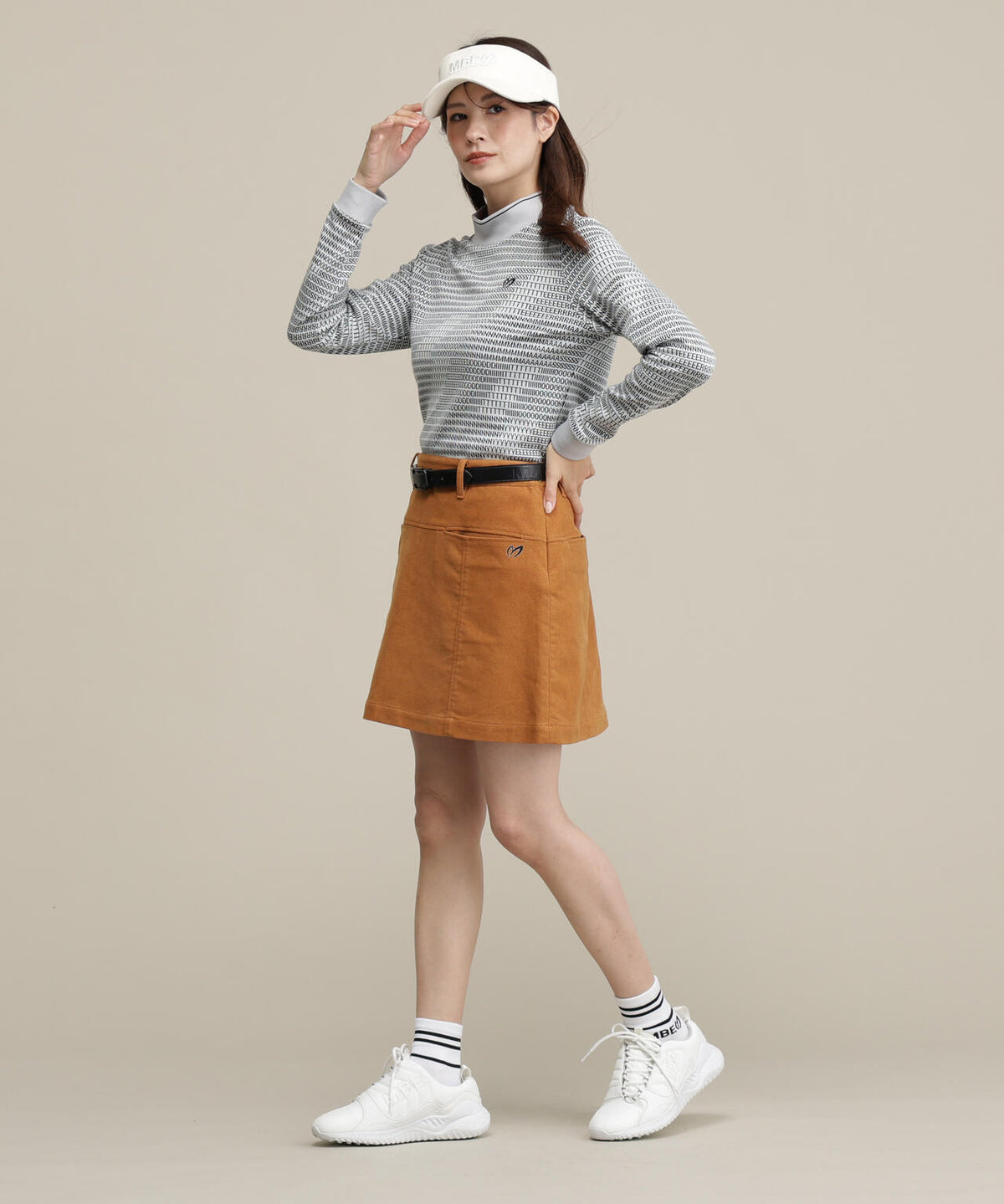 Height : 160 Bust : 80 Waist : 58 Hips : 83 着用サイズ：1