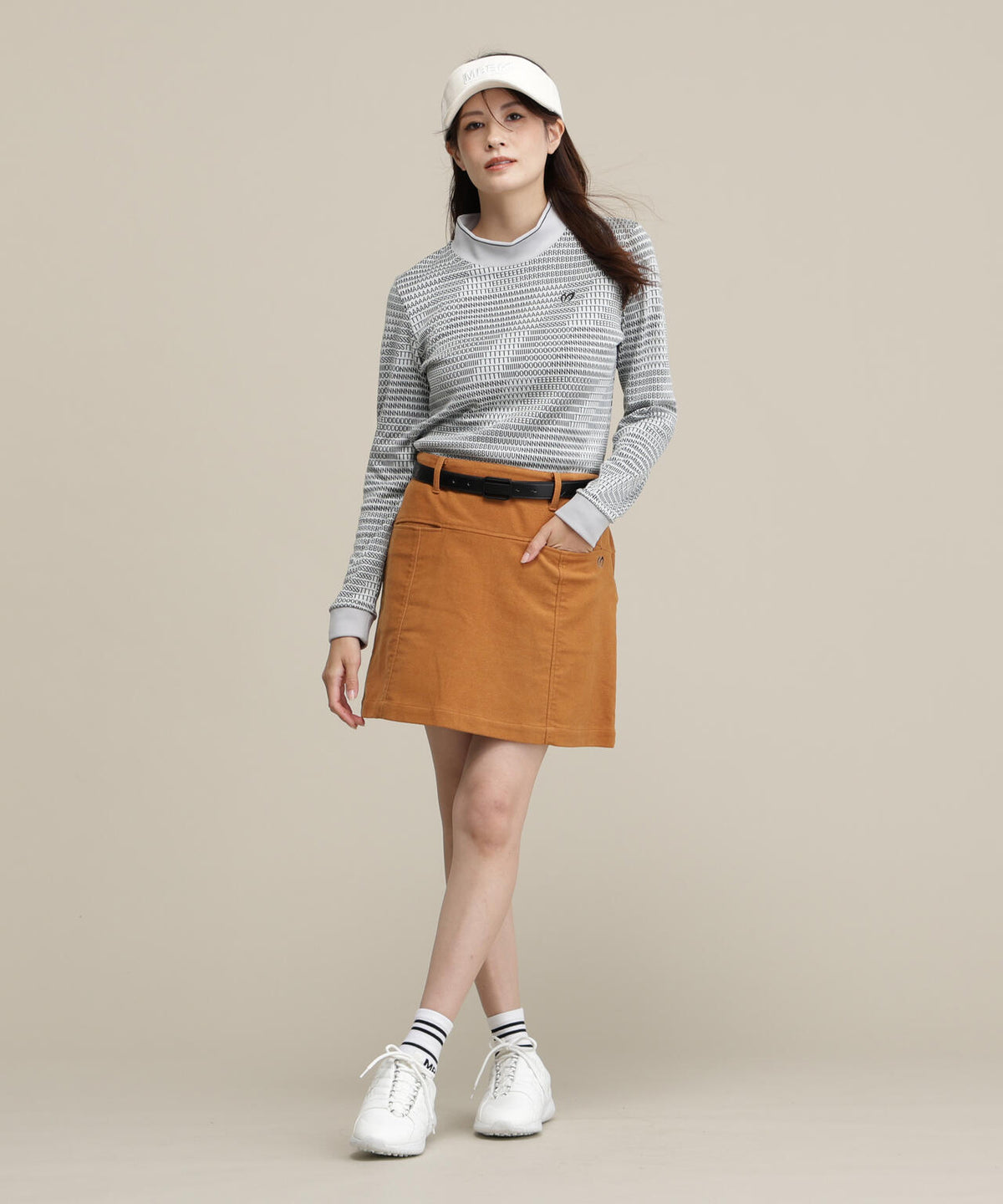 Height : 160 Bust : 80 Waist : 58 Hips : 83 着用サイズ：1