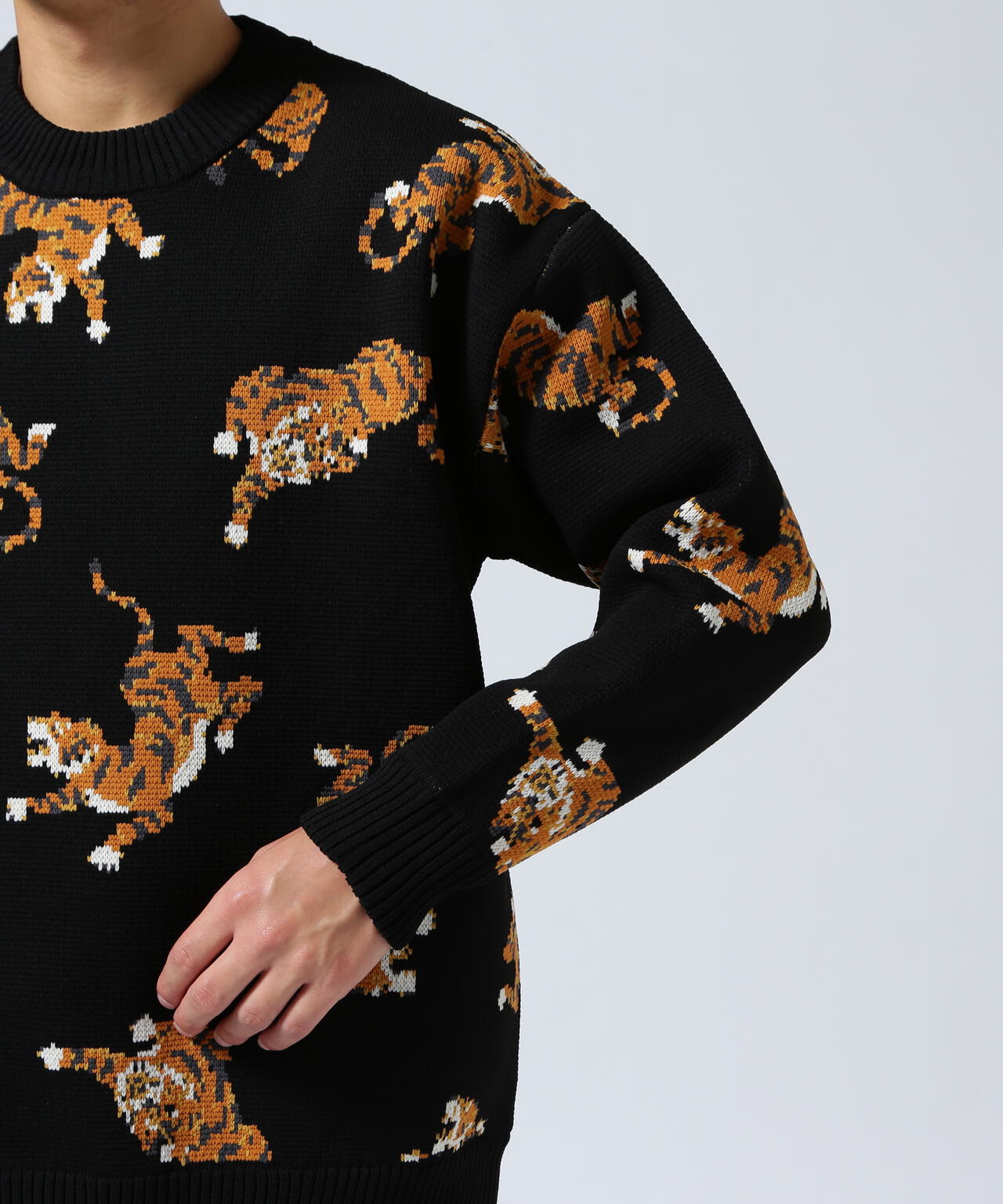 B omnivore/ビーオムニボー　TIGER KNIT TOP
