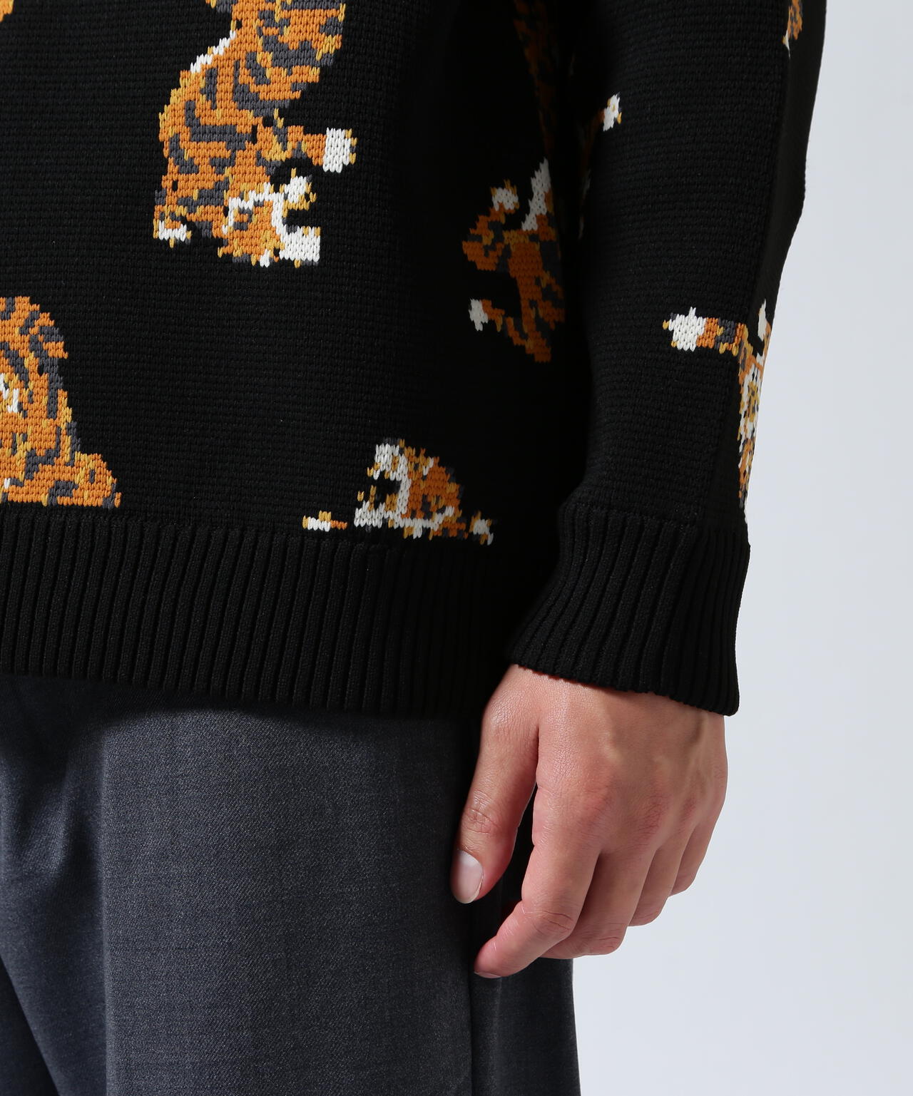 B omnivore/ビーオムニボー　TIGER KNIT TOP