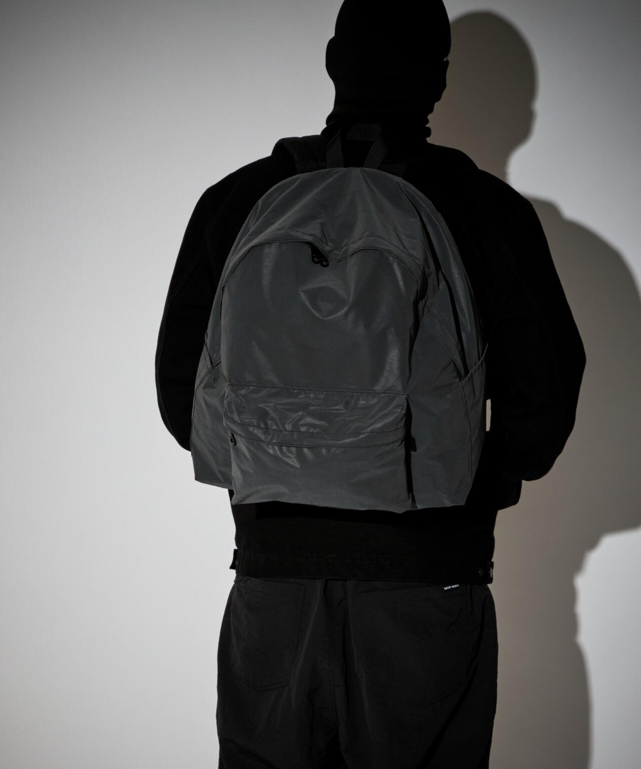 PACKING/パッキング　BLACK REFLECTIVE BACKPACK