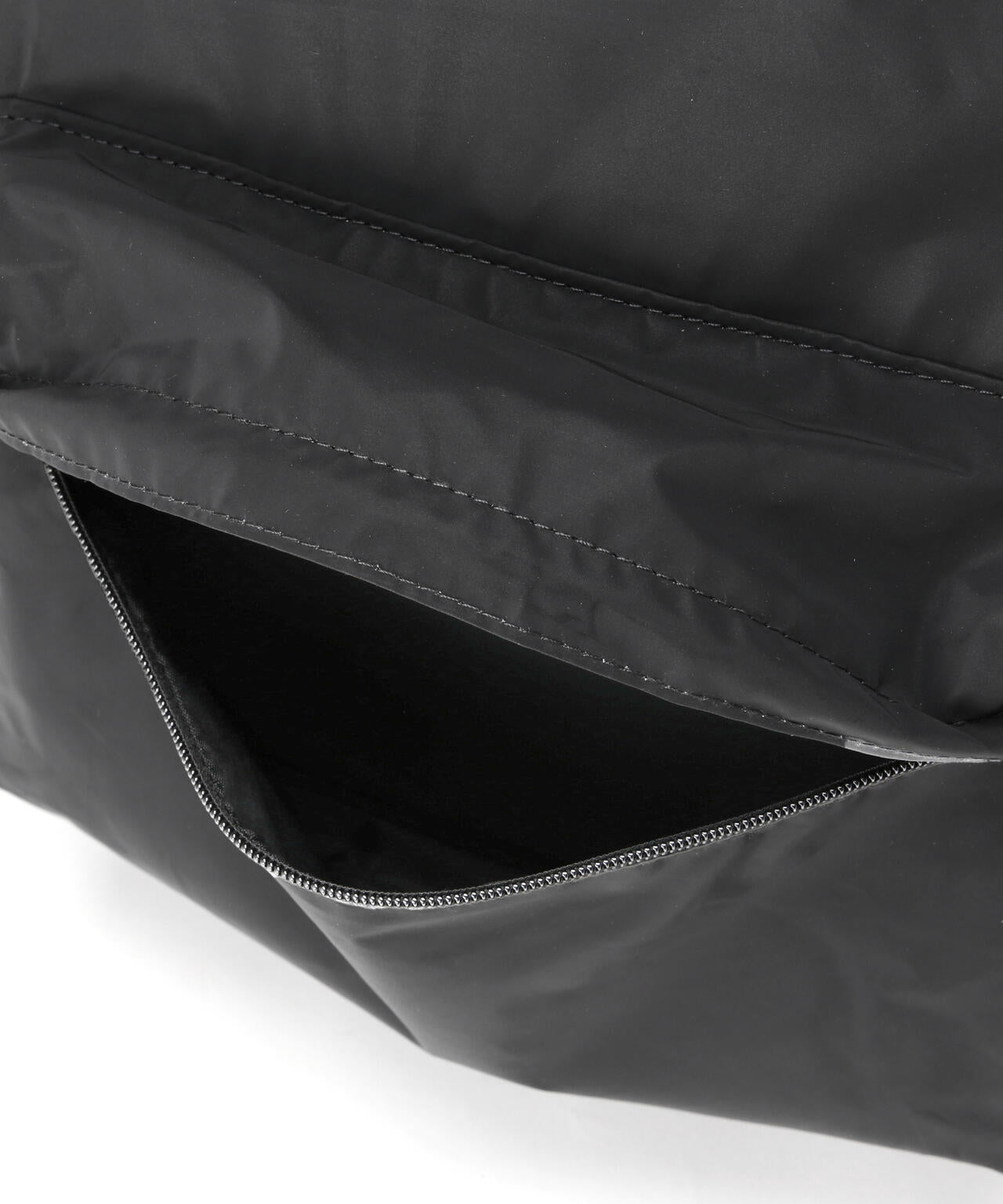 PACKING/パッキング　BLACK REFLECTIVE BACKPACK