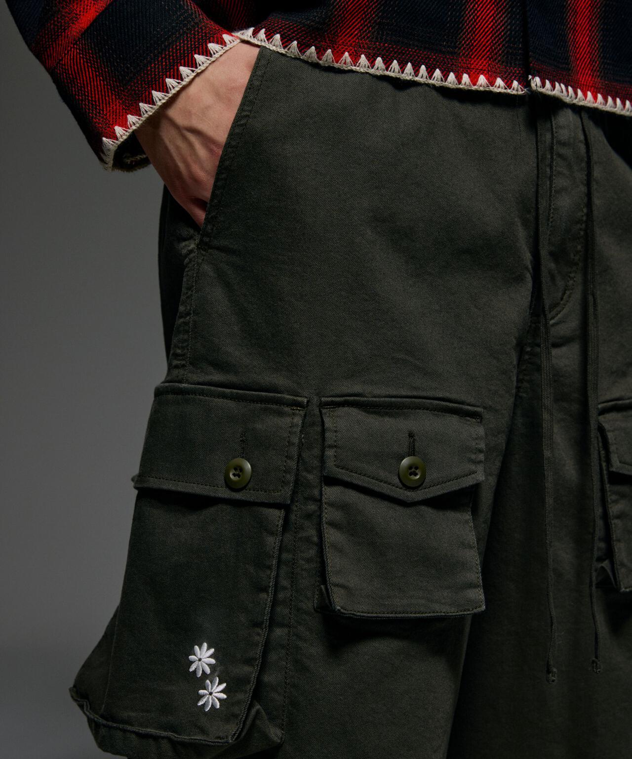 B omnivore/ビーオムニボー　HAND STITCH CARGO SHORTS