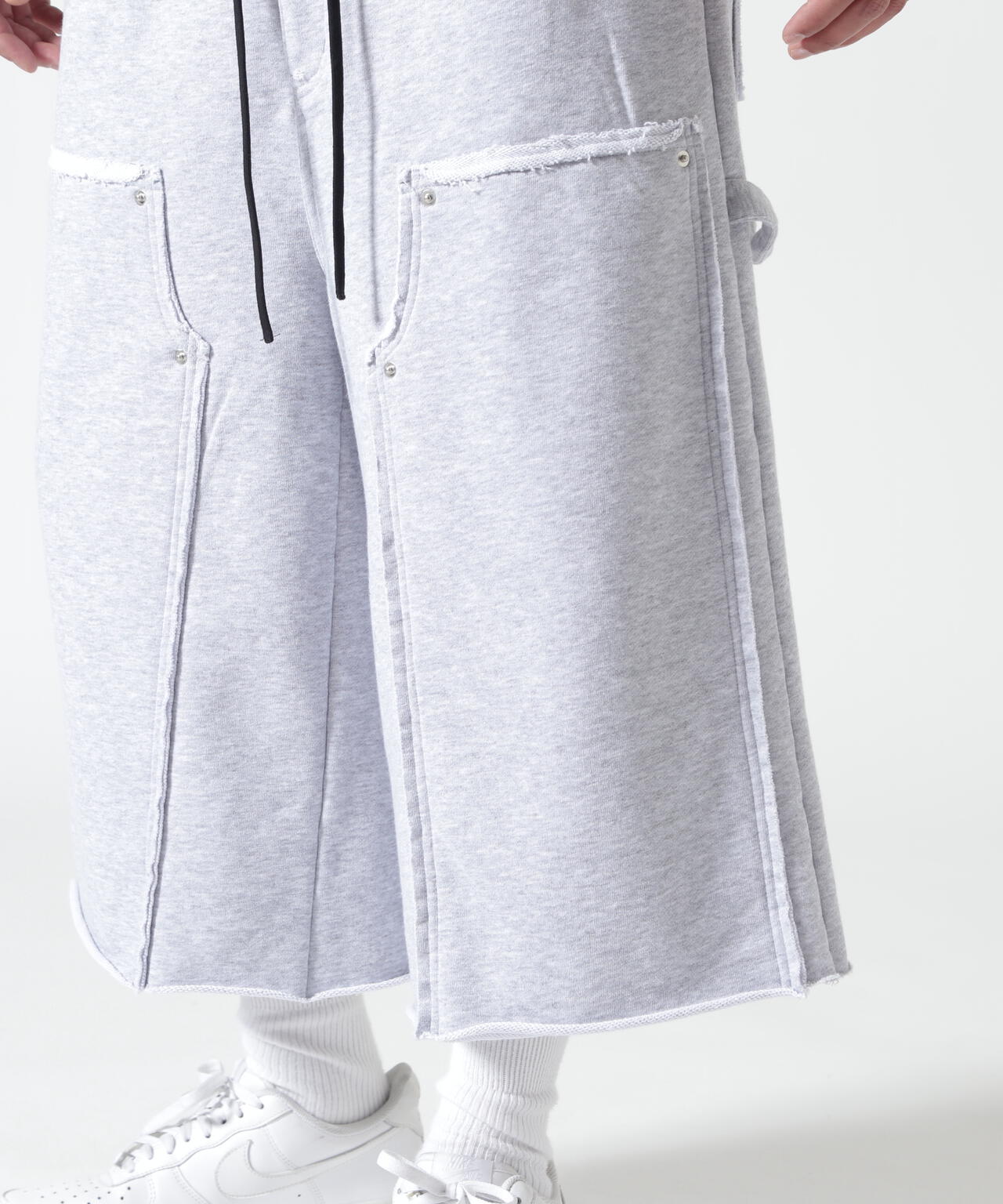 Height 178  Chest 92  Waist 76  hips 95  Shoes 27.0 着用サイズ：L