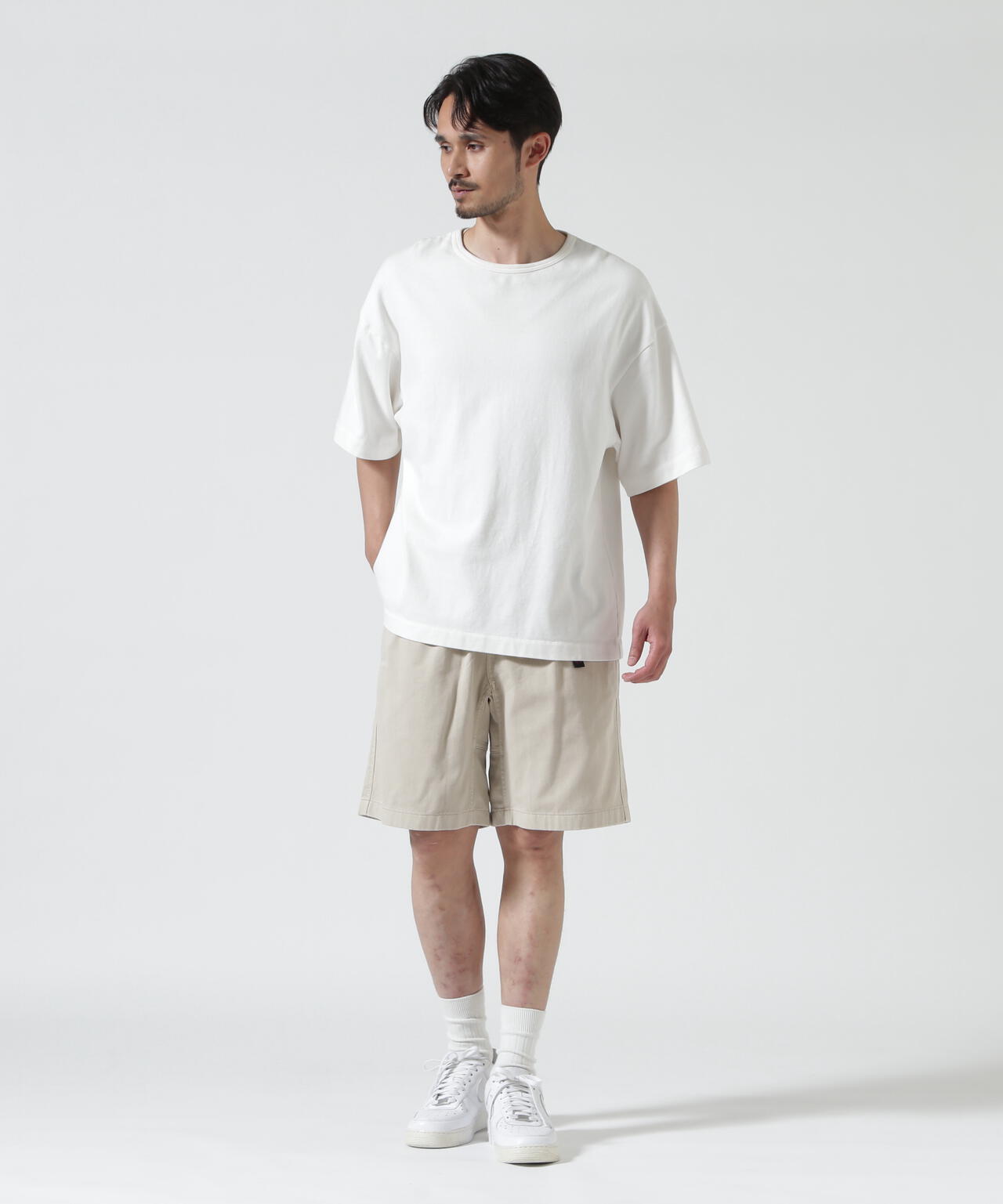 Height 178  Chest 92  Waist 76  hips 95  Shoes 27.0 着用サイズ：L