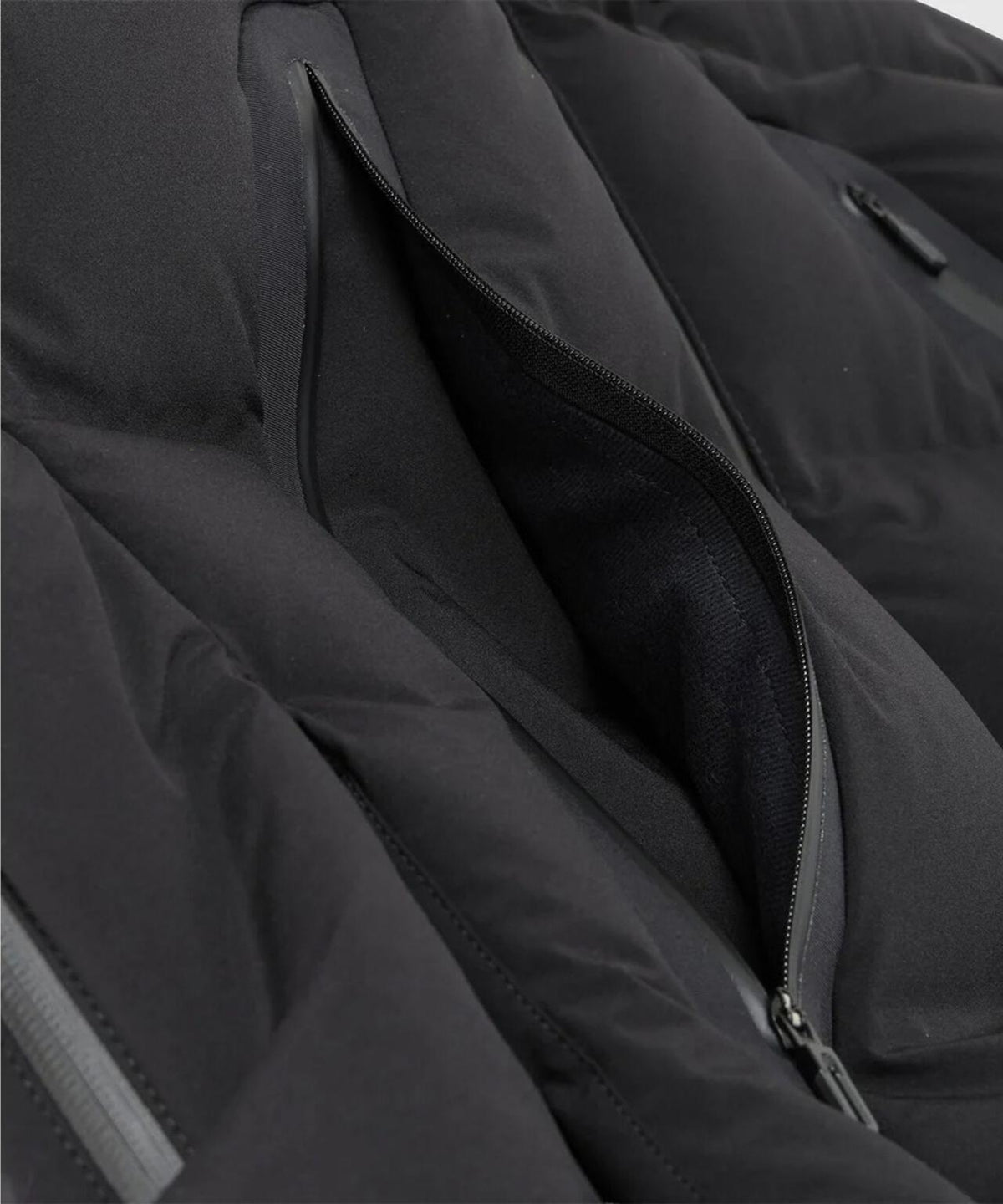 DESCENTE ALLTERRAIN/デサントオルテライン　MOUNTAINEER  水沢ダウン マウンテニア